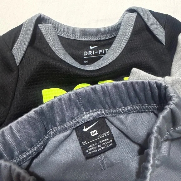 Nike Kids Neon Legend 3 Piece Set - Black and Gray 6m - Picture 4 of 5